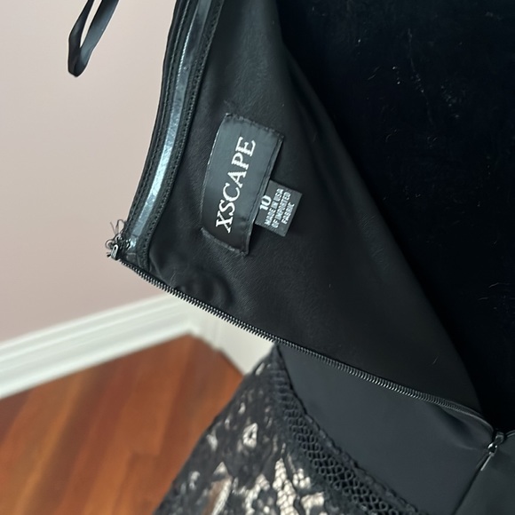 Xscape off the shoulder occasion lace fit and flare dress. Sz 10 - Picture 8 of 10